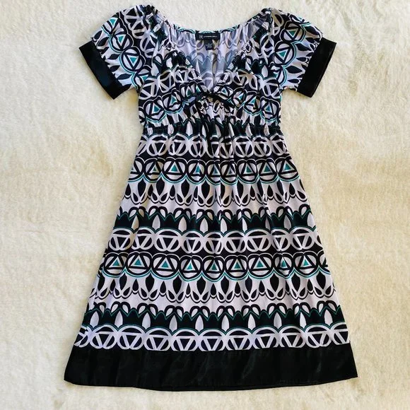 INC International Concepts Black Green White Geometric Dress size M - Picture 1 of 9